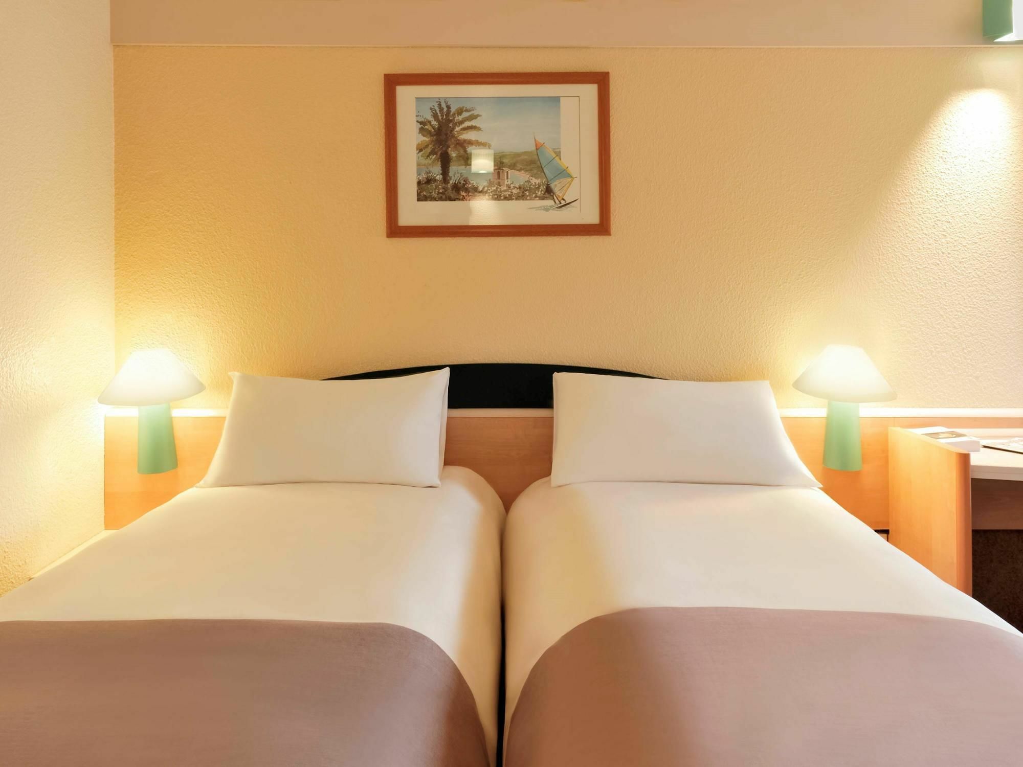 ibis Styles Boulogne sur Mer Centre Cathédrale Esterno foto